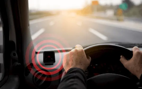 FleetCam delivers in-cab alerts in response to driver behavior.
